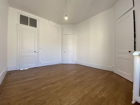 Location Appartement 6 pièces 165m² BESANCON 25000 - Photo 2