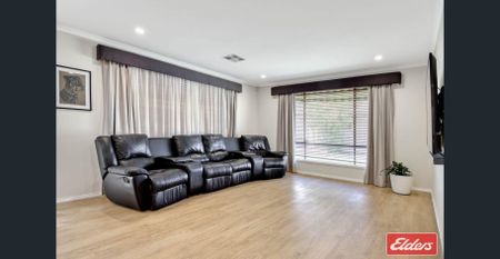 Immaculate Family Home, Ideal Location! - Photo 2