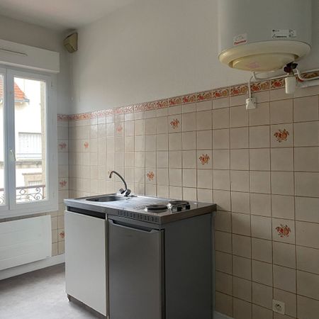 RUE ARMAND BARBES, Beau T2 de 30.89m² - Photo 3