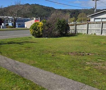 Large 4 bedroom sun-filled family home - Photo 4