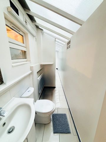 Room in a Shared House, With Private Bathroom, SE10 - Photo 3