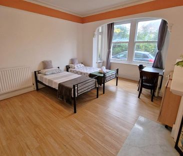 Dreamwood, Bournemouth, BH8 - Photo 5