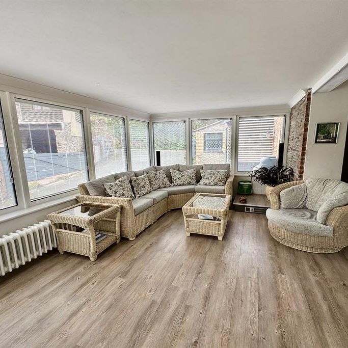 3 bedroom barn conversion to rent - Photo 1