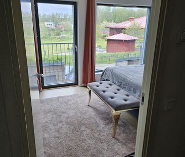 Fint nybyggt modernt 3-våningsradhus i lugnt område. - Photo 5