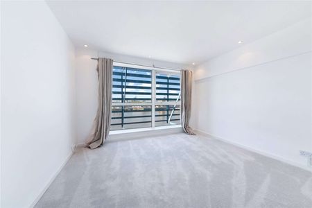 A two double bedroom duplex penthouse situated on the 6th and 7th floor of this charming gated riverside development located off Westferry Road. - Photo 5