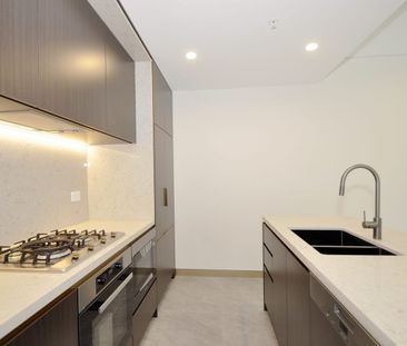 Stylish Apartment in a Prime St Leonards Location - Photo 3
