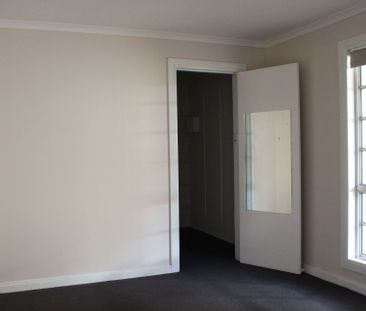 3 Bedroom Home Close to Shops - Available 06&sol;10&sol;2025 - Photo 2