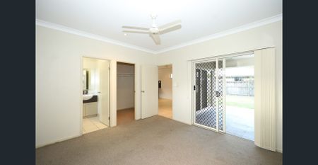 Large Three Bedroom Home with Side Access - Close to Trinity Anglican School - Photo 4