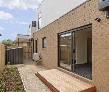 2 bedroom luxury townhouse - Photo 3