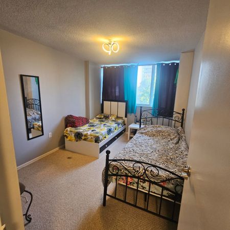 For Lease - 3590 Kaneff Crescent Unit# 506, Mississauga, Ontario - Photo 3