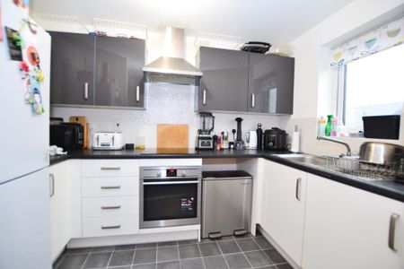 2 bedroom apartment to rent - Photo 4