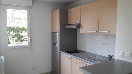 location Appartement T2 DE 46.12m² À VENISSIEUX - Photo 2