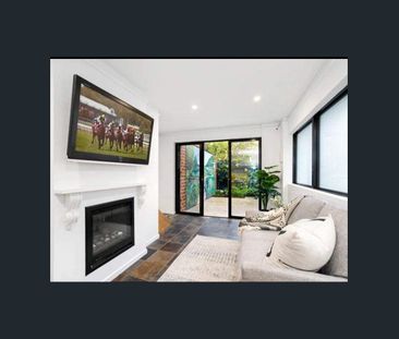 Fully Furnished, Newly Renovated Apartment in Ballarat Central - Photo 2