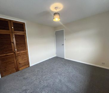 3 bedroom link detached house to rent - Photo 2