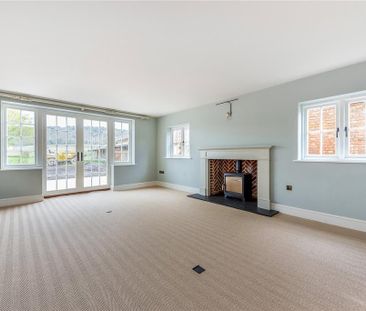 5 bedroom detached house to rent - Photo 1