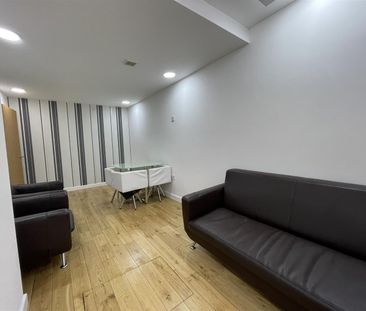 Richmond Crescent, Cardiff - Photo 3