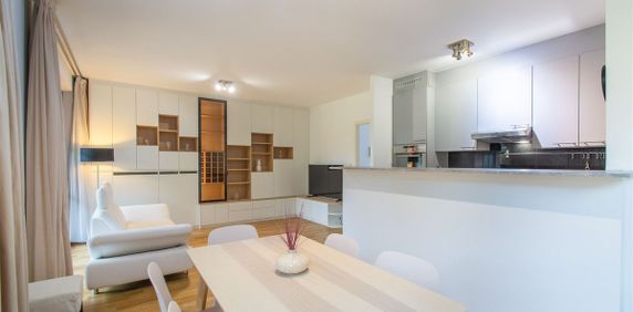 Appartement te huur in Oudergem voor € 2.150 met 3 slaapkamers - Photo 2