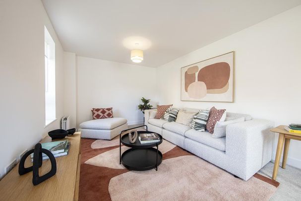 4 bedroom detached house to rent - Photo 1