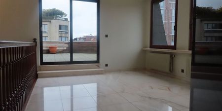 Duplex te huur in Antwerpen voor € 2.300 met 2 slaapkamers - Photo 4