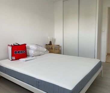 BEAU T2 EN RESIDENCE SECURISEE AVEC BALCON ET PARKING REMICOURT CHA... - Photo 3