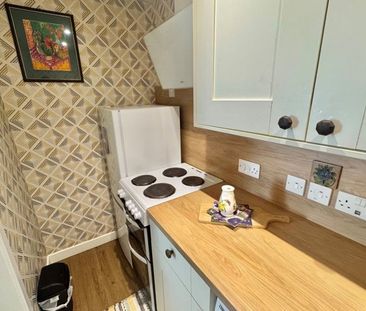 Flat B, 15 Wallfield Crescent, AB25 2LJ, Aberdeen - Photo 1