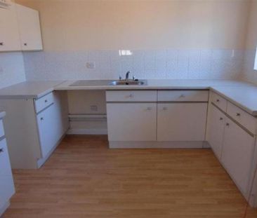 1 bedroom retirement property to rent - Photo 3