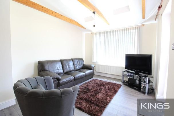 6 bedroom detached house to rent - Photo 1