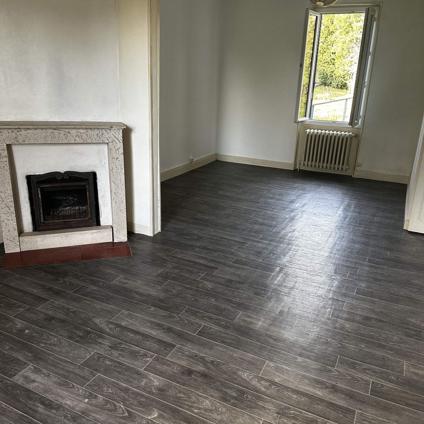 Location Maison 5 pièces 115m² VALENCE EN POITOU 86700 - Photo 1