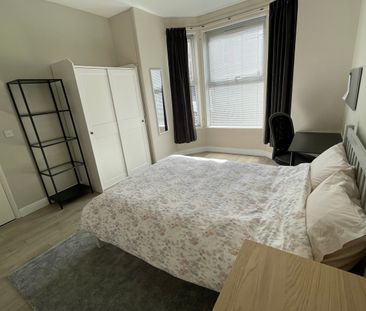 5 Bed Detached House, Rolleston Drive, NG7 - Photo 3