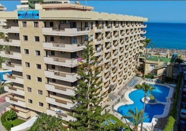 For rent MID SEASON from 01/12/2024-30/04/2025 Beautiful apartment with sea views on the 1st line of the beach in Fuengirola