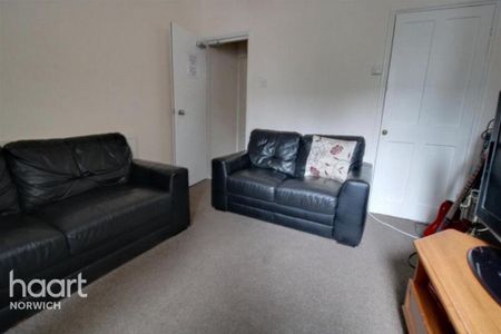 1 bedroom in a house share to rent - Photo 3