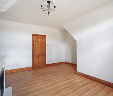 2 bedroom end of terrace house to rent - Photo 4