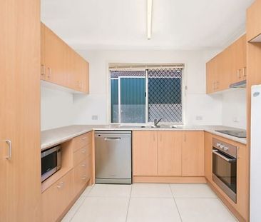 For Lease: Well-Presented Family Living with Generous Yard Space - Photo 5