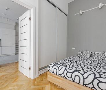 Klasyczny apartament w przedwojennej kamienicy - Photo 1