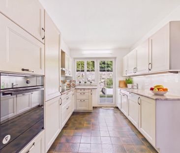 Privater Pool und traumhafte Naturkulisse: 235 m² Wohnfläche, Garag... - Photo 5