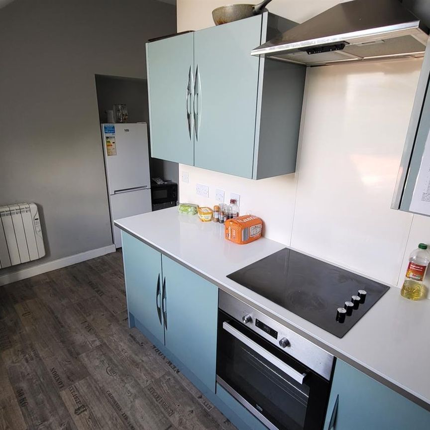 Room 13, 2-4 Auckland Road, Doncaster - Photo 1