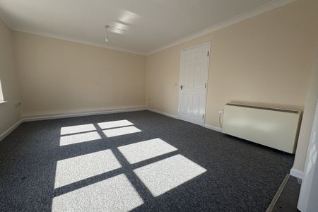 Bentley House - Photo 2