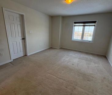 122 GOLDEN SPRING DRIVE - Photo 4