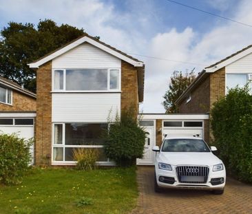 3 Bedroom House - Flowers Close, Hamble - Photo 2