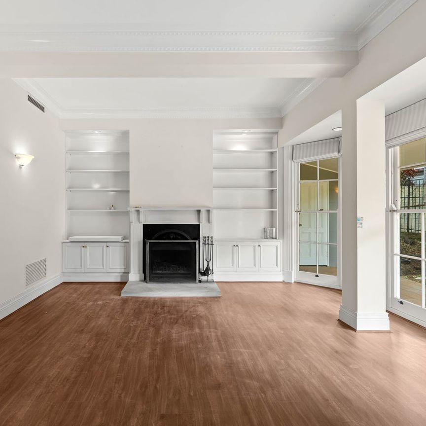 LOVELY ESTATE WITH A TENNIS COURT AND SWIMMING POOL - Photo 1