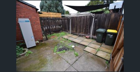 Charming inner-city living in leafy Carlton North - Photo 4