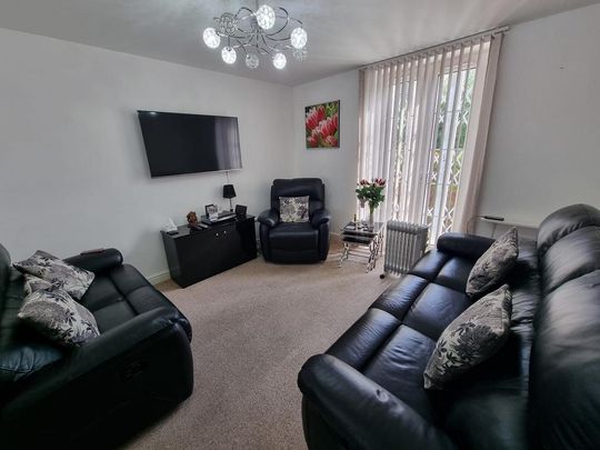 2 bedroom ground floor flat to rent - Photo 1