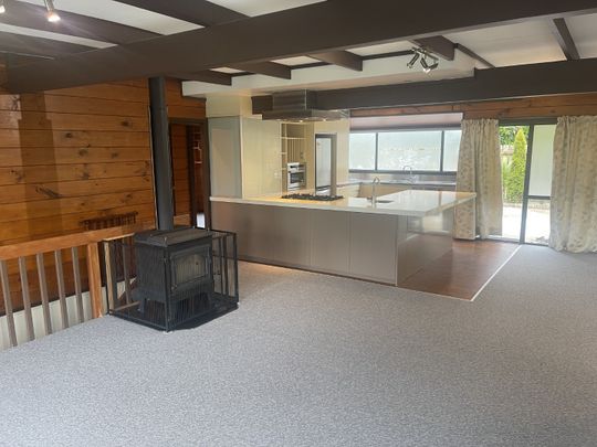 3 Treetop Lane, Paparangi - Photo 1