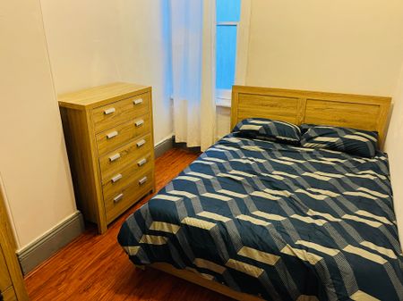 Darlington - Photo 4