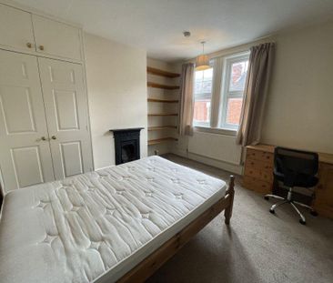 3 bedroom terraced house to rent - Photo 4