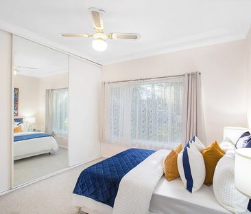 4 BEDROOMS | 2 BATHROOMS | 1 GARAGE - Photo 3