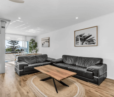 3 BEDROOM APARTMENT WITH OCEAN VIEWS - FLEXIBLE LEASE TERMS - Photo 2