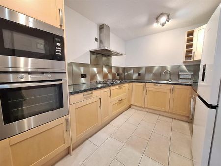 3 bedroom terraced house to rent - Photo 5