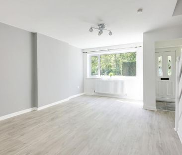 3 bedroom terraced house to rent - Photo 2