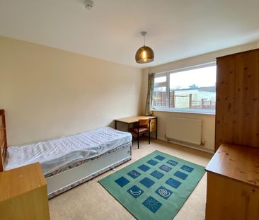 Penn Lea Court, Penn Lea Road, Lower Weston, Bath, BA1 - Photo 3